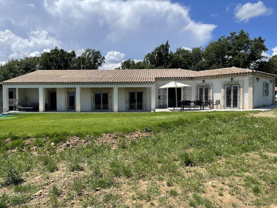 Villa Rians Rians  Luaran gambar