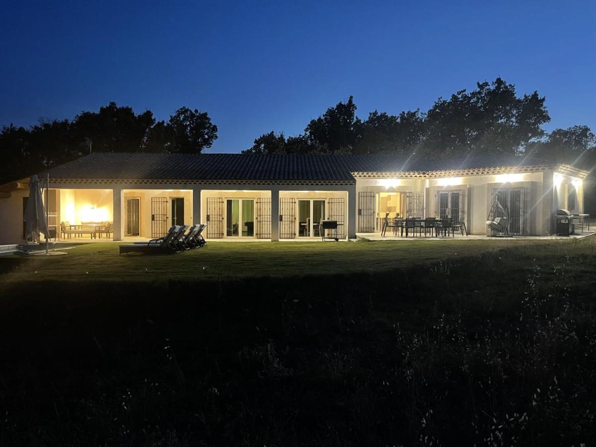 Villa Rians Rians  Luaran gambar